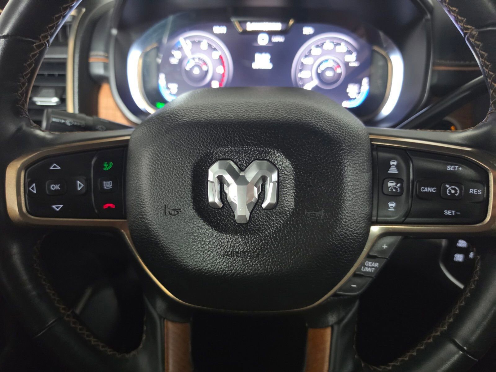 Used 2023 RAM 2500 Limited AWD/4WD image 31