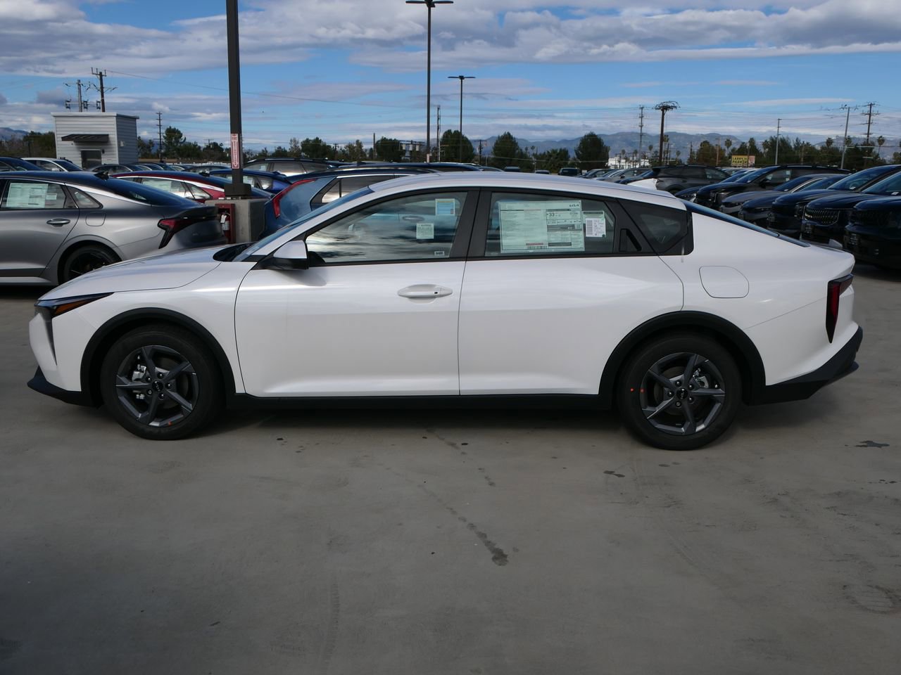 New 2025 Kia K4 LXS image 6