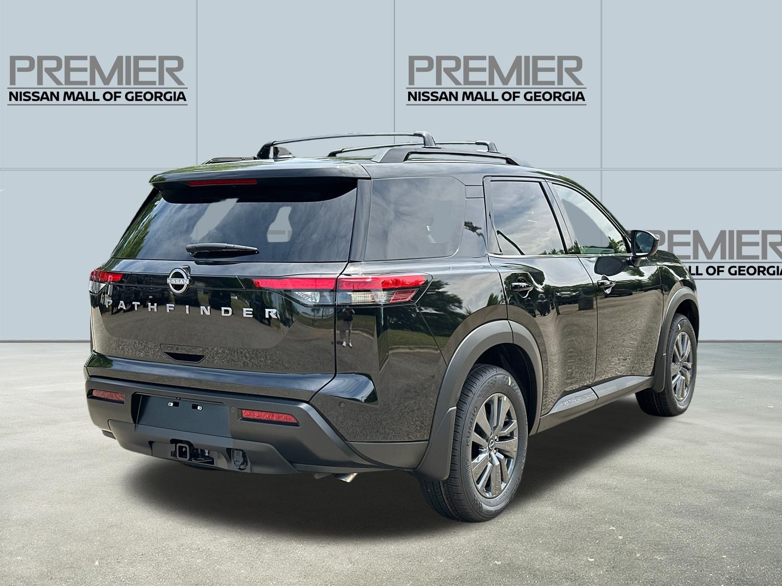 New 2026 Nissan Pathfinder SV w/ SV Premium Package FWD image 4