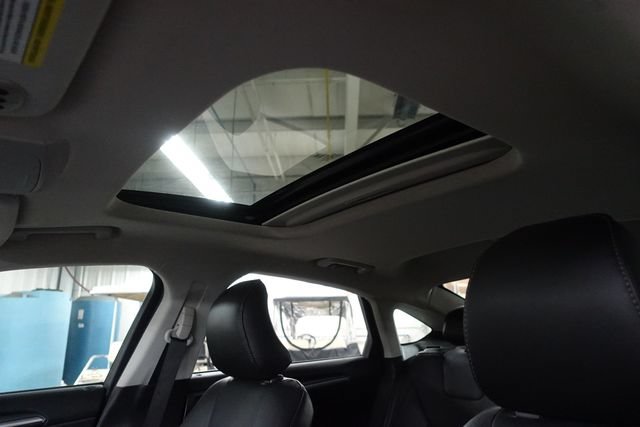 Used 2016 Ford Fusion Titanium FWD image 19