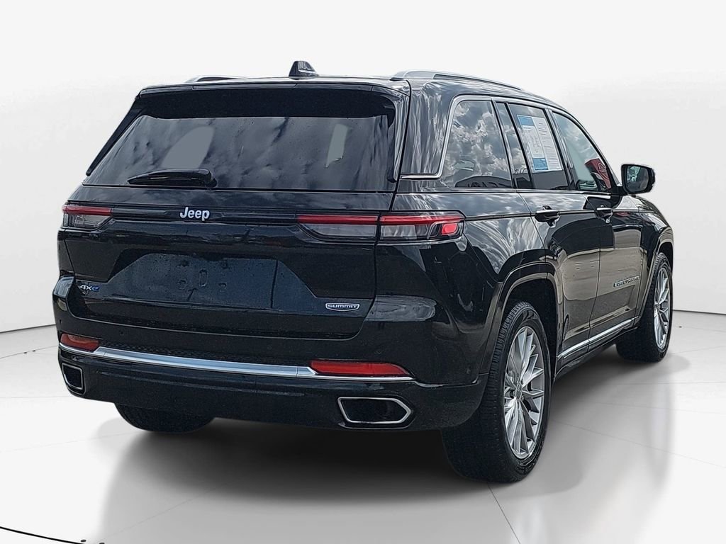 Used 2023 Jeep Grand Cherokee Summit w/ Luxury Tech Group V image 5