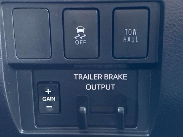 Used 2018 Toyota Tundra SR5 w/ TRD Off Road Package image 28