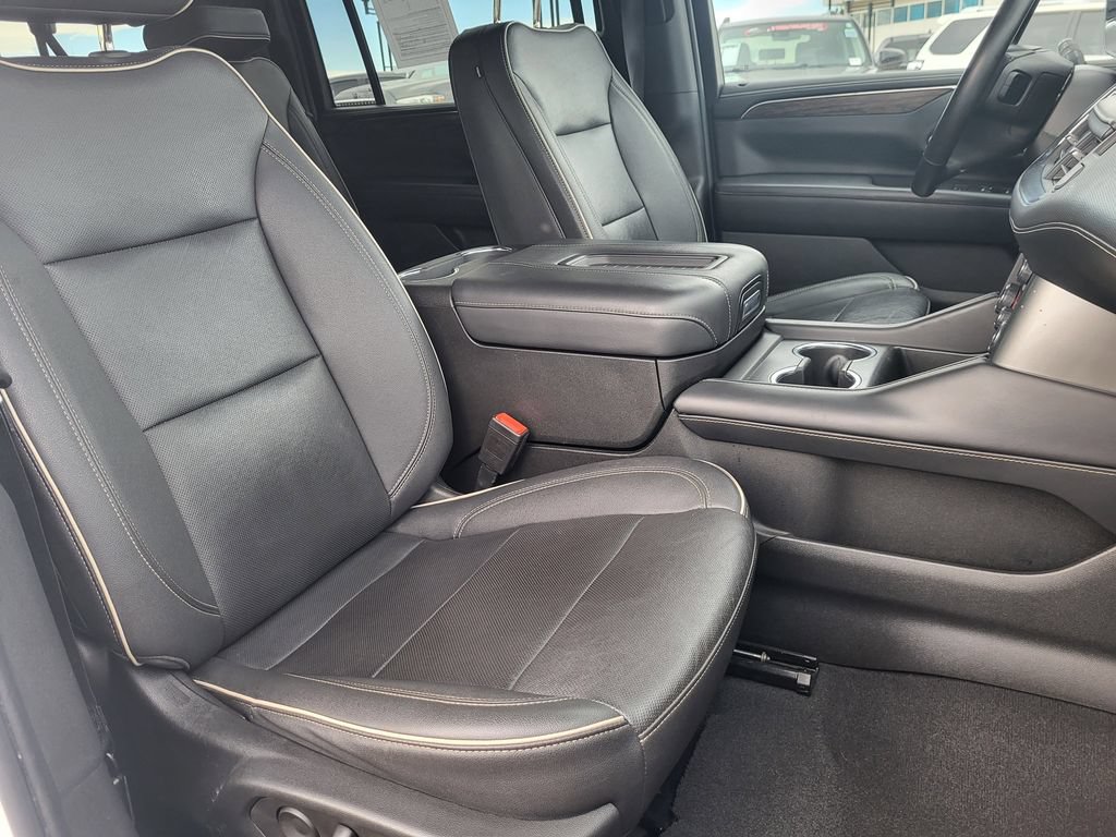 Used 2023 Chevrolet Suburban Premier AWD/4WD image 19