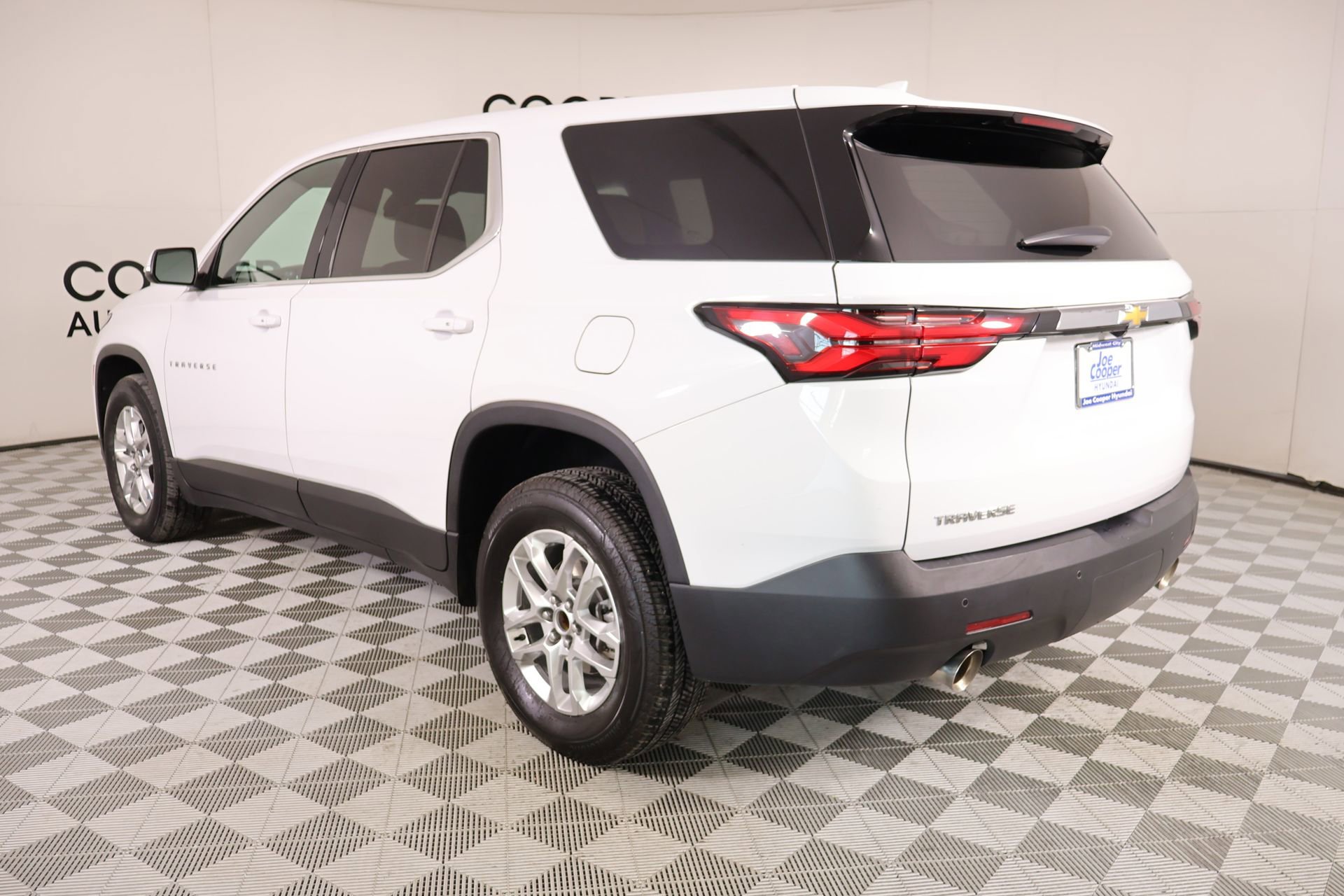 Used 2023 Chevrolet Traverse LS w/ Safety Package image 23