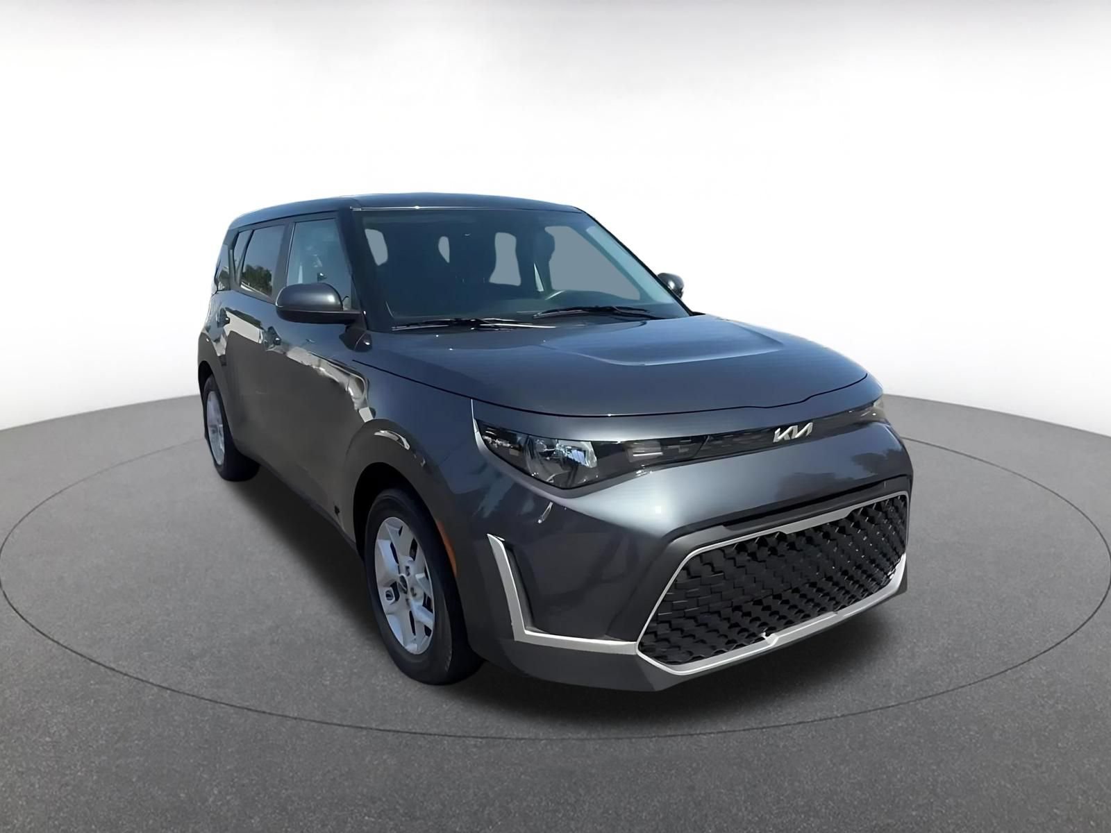 Used 2025 Kia Soul LX w/ LX Technology Package FWD image 3