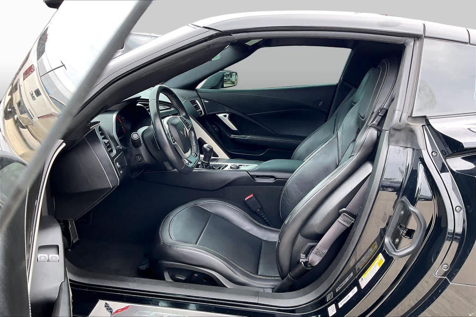 Used 2016 Chevrolet Corvette Stingray Coupe RWD image 7