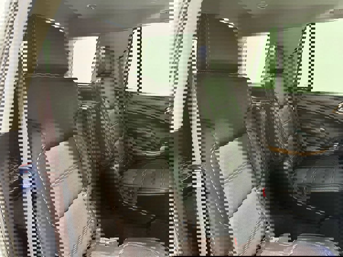 Used 2015 GMC Yukon Denali w/ Premium Package image 29