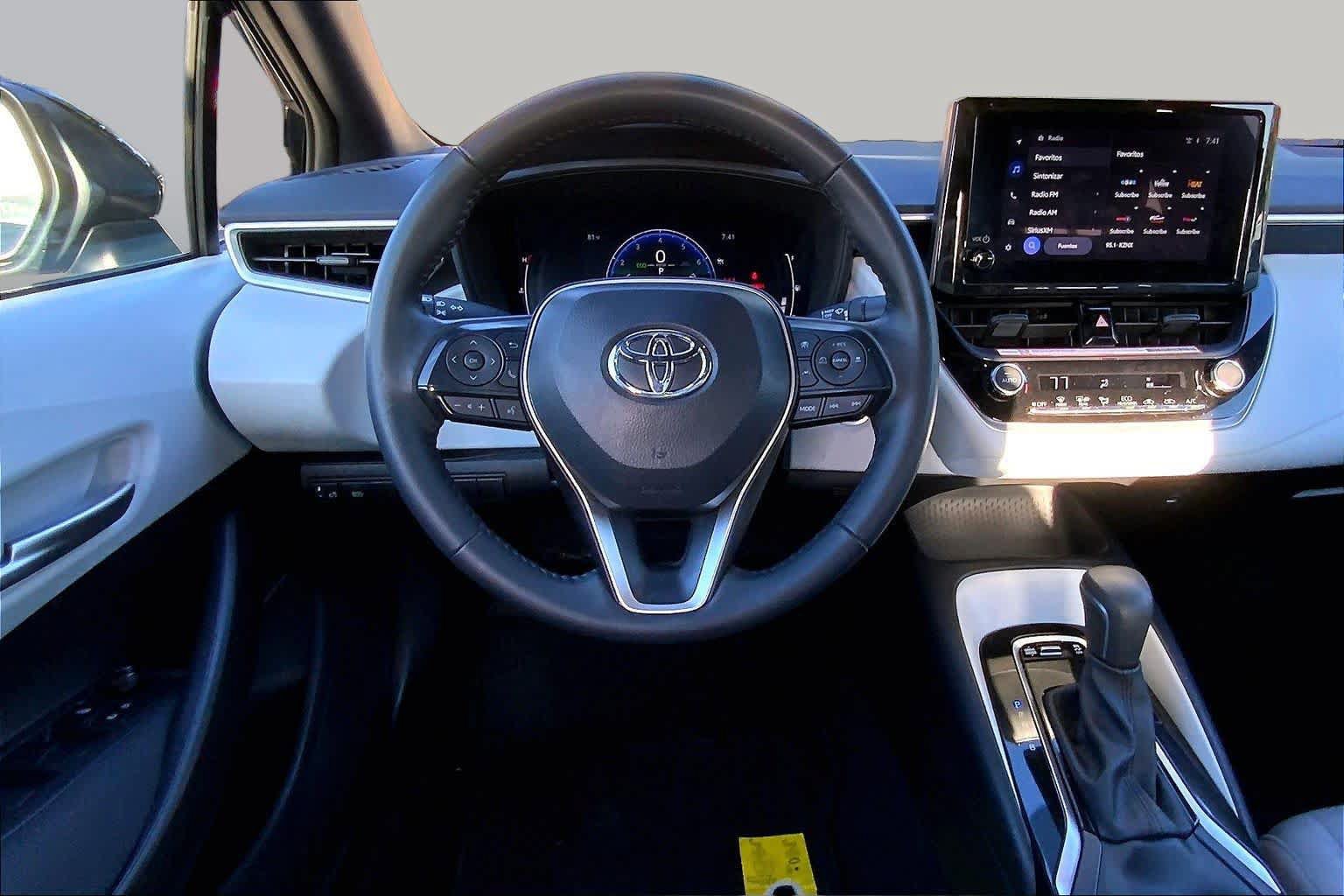 Used 2026 Toyota Corolla SE FWD image 6