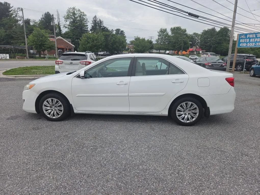 Used 2013 Toyota Camry LE FWD image 7