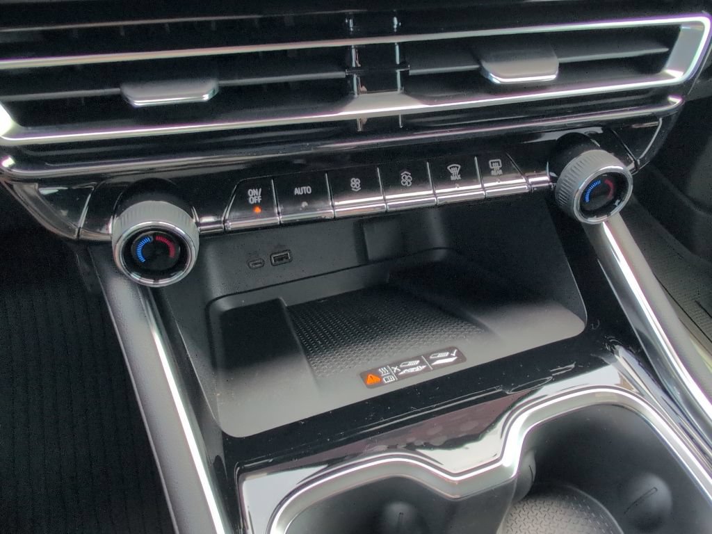 New 2026 Chevrolet Traverse LT w/ Driver Confidence Package FWD image 25