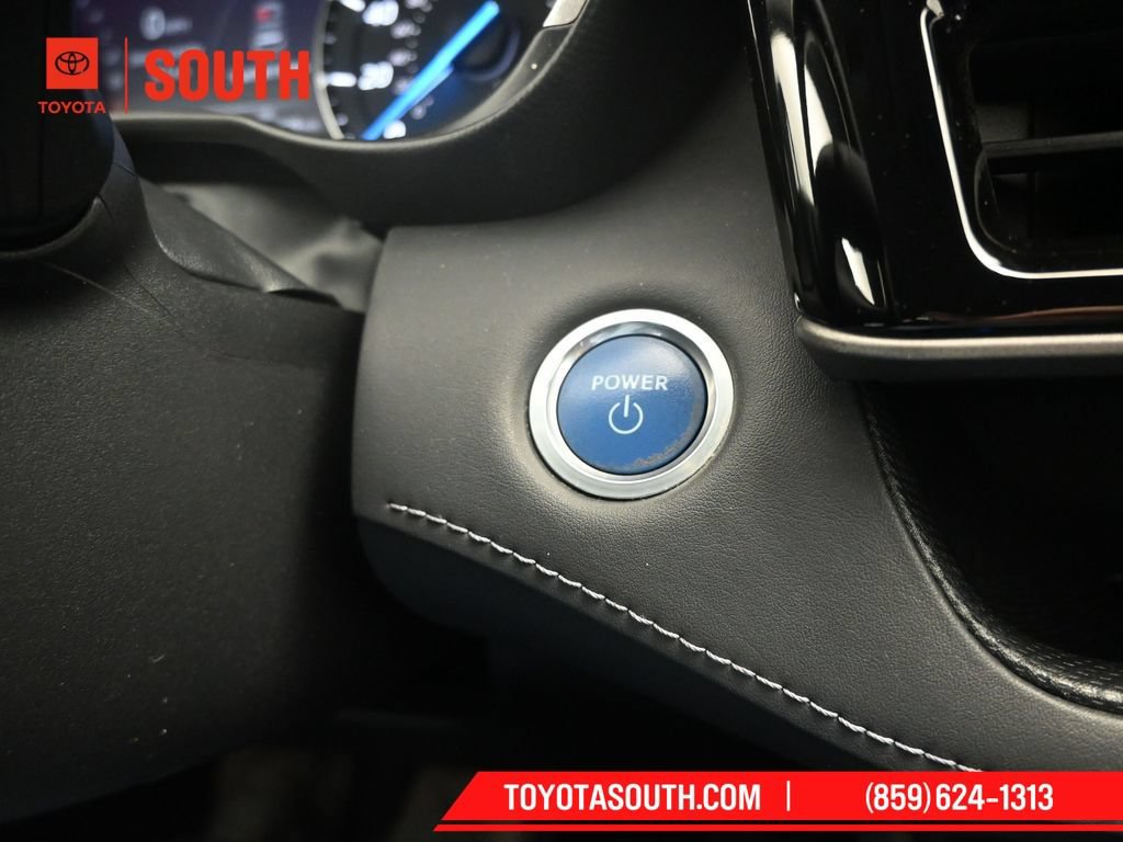 Used 2020 Toyota Highlander XLE AWD/4WD image 25