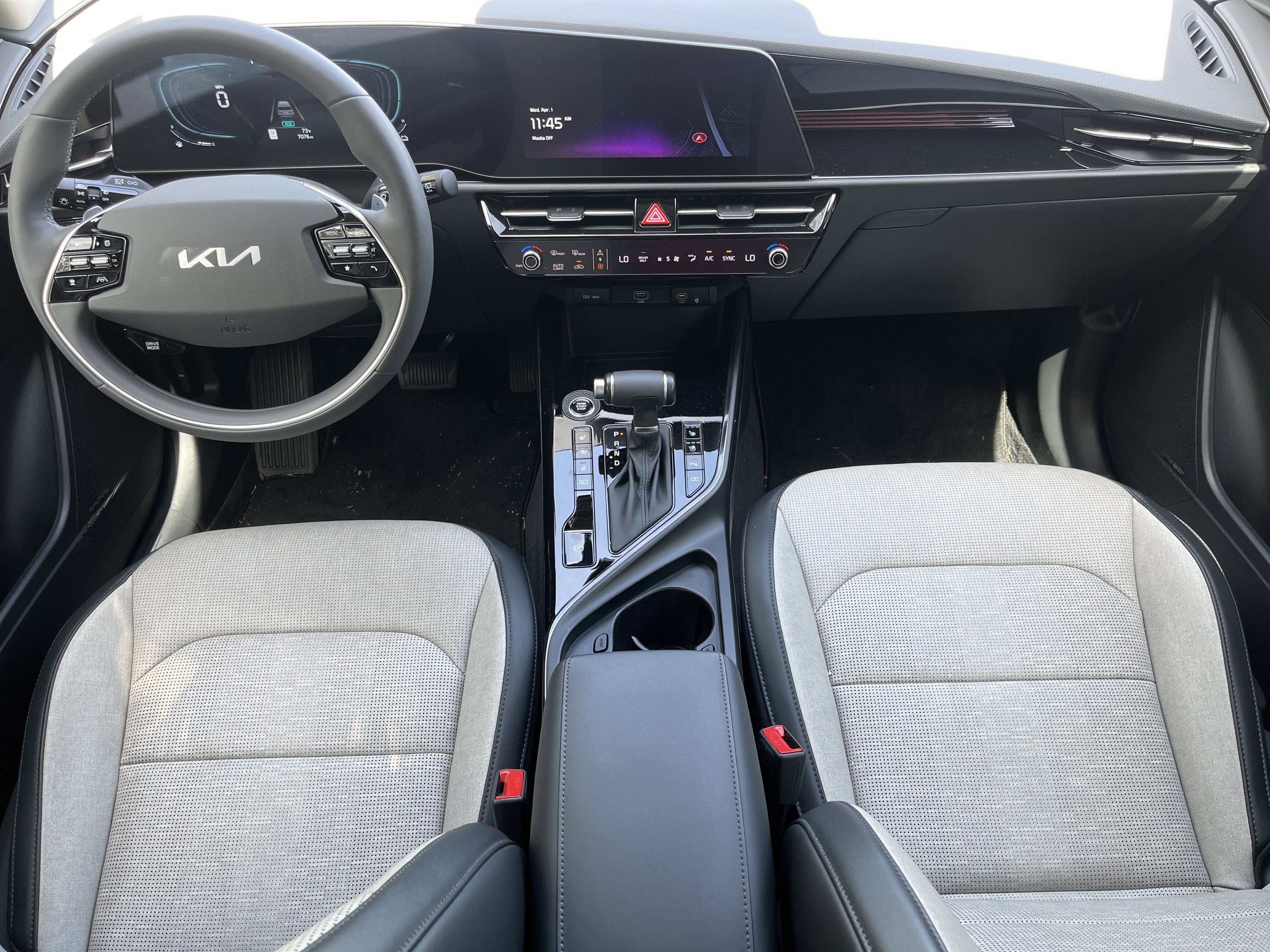 Used 2025 Kia Niro SX FWD video 3