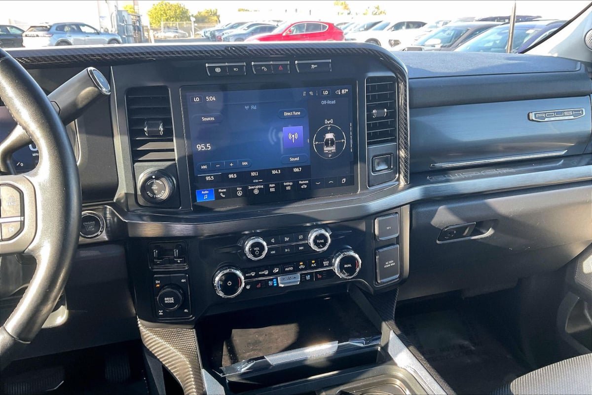 Used 2024 Ford F250 Lariat w/ Lariat Ultimate Package AWD/4WD image 6