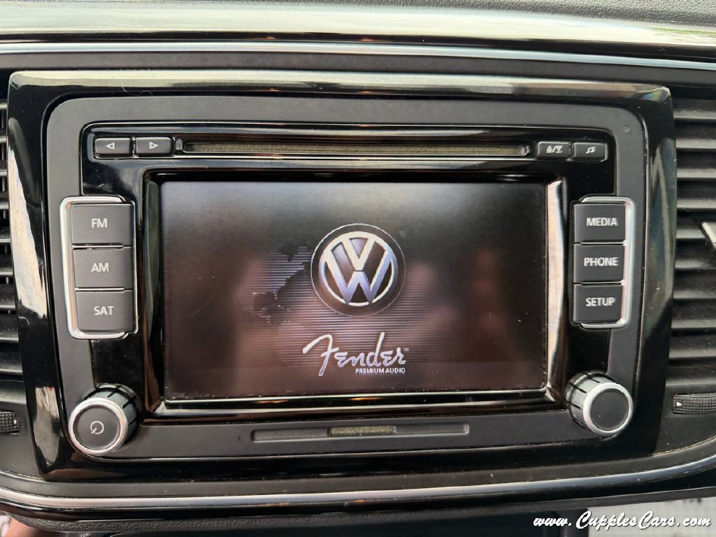 Used 2013 Volkswagen Beetle 2.5 Fender FWD image 27
