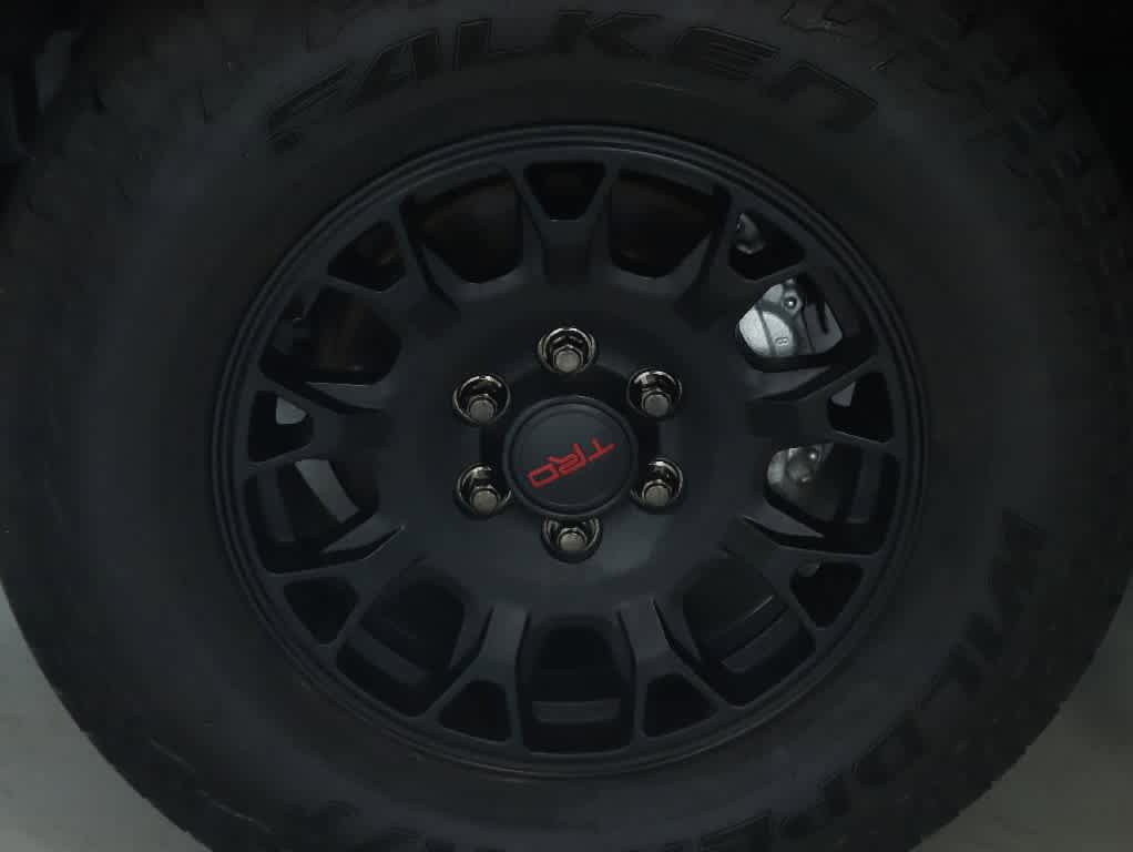Used 2025 Toyota 4Runner TRD Off-Road Premium AWD/4WD image 39