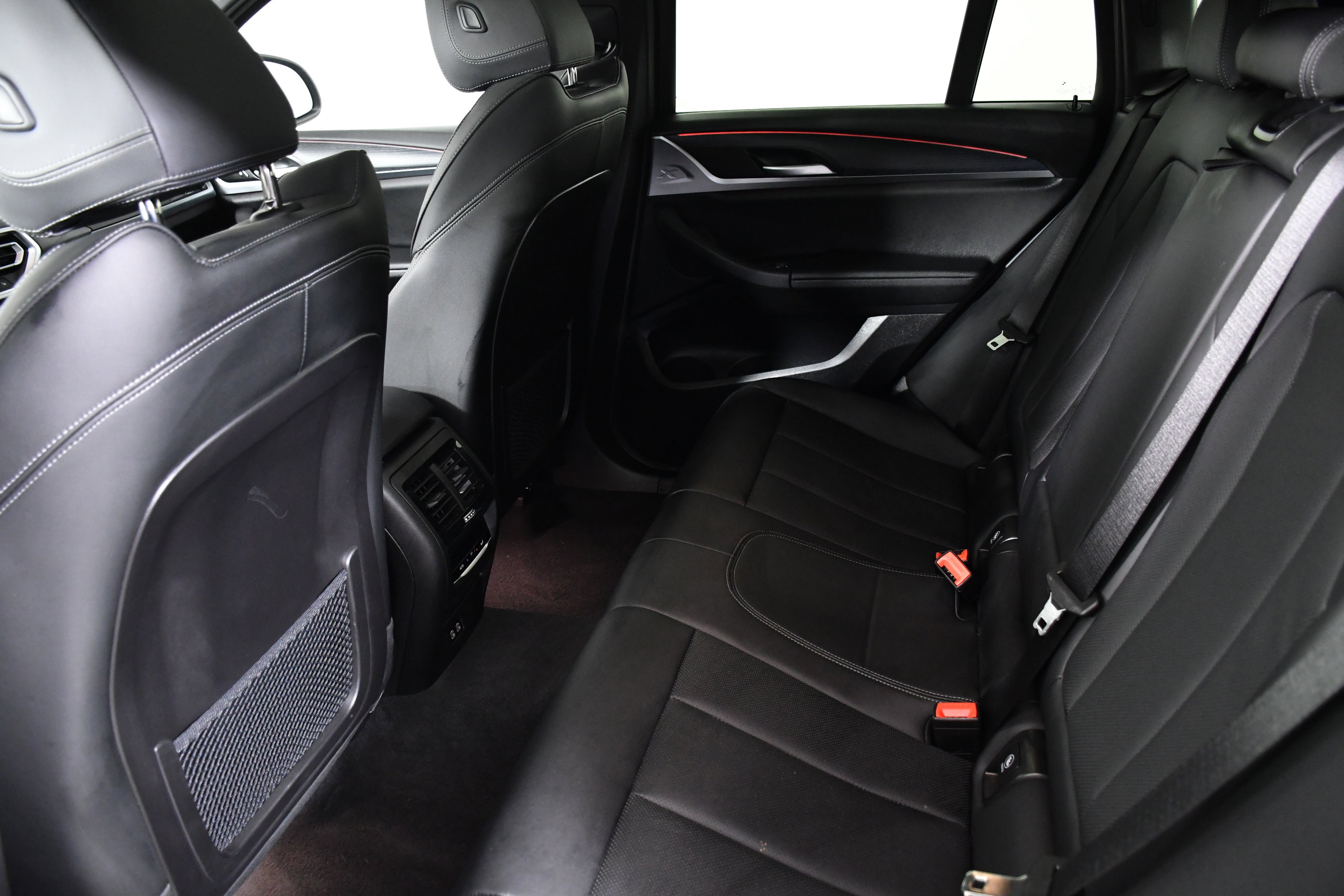 Used 2025 BMW X4 xDrive30i image 23