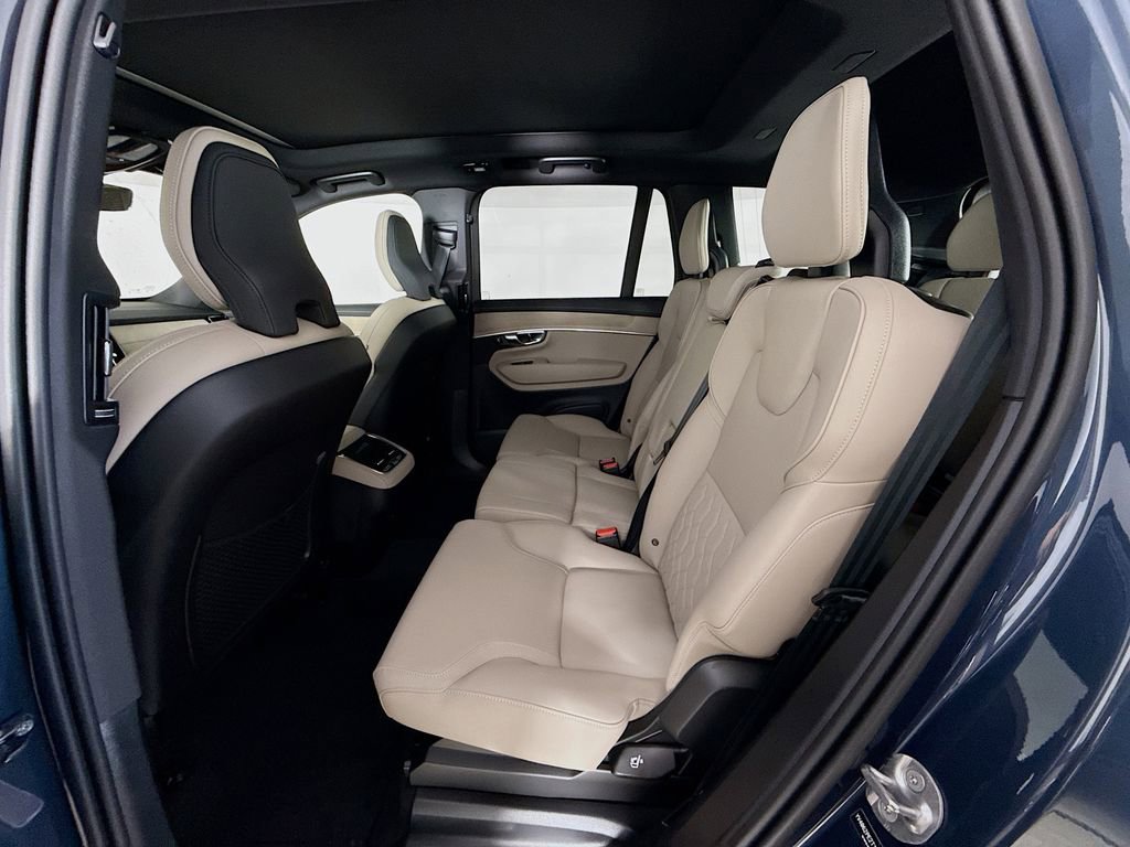 New 2026 Volvo XC90 B6 Plus w/ Protection Package image 25