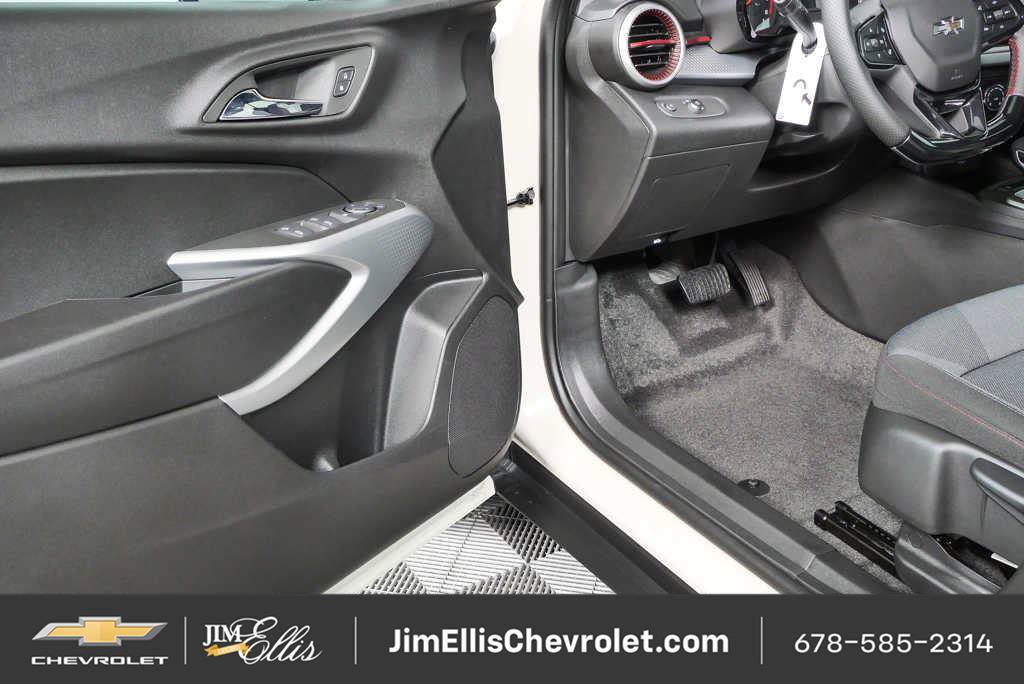 New 2026 Chevrolet Trax RS w/ Sunroof Package FWD image 7