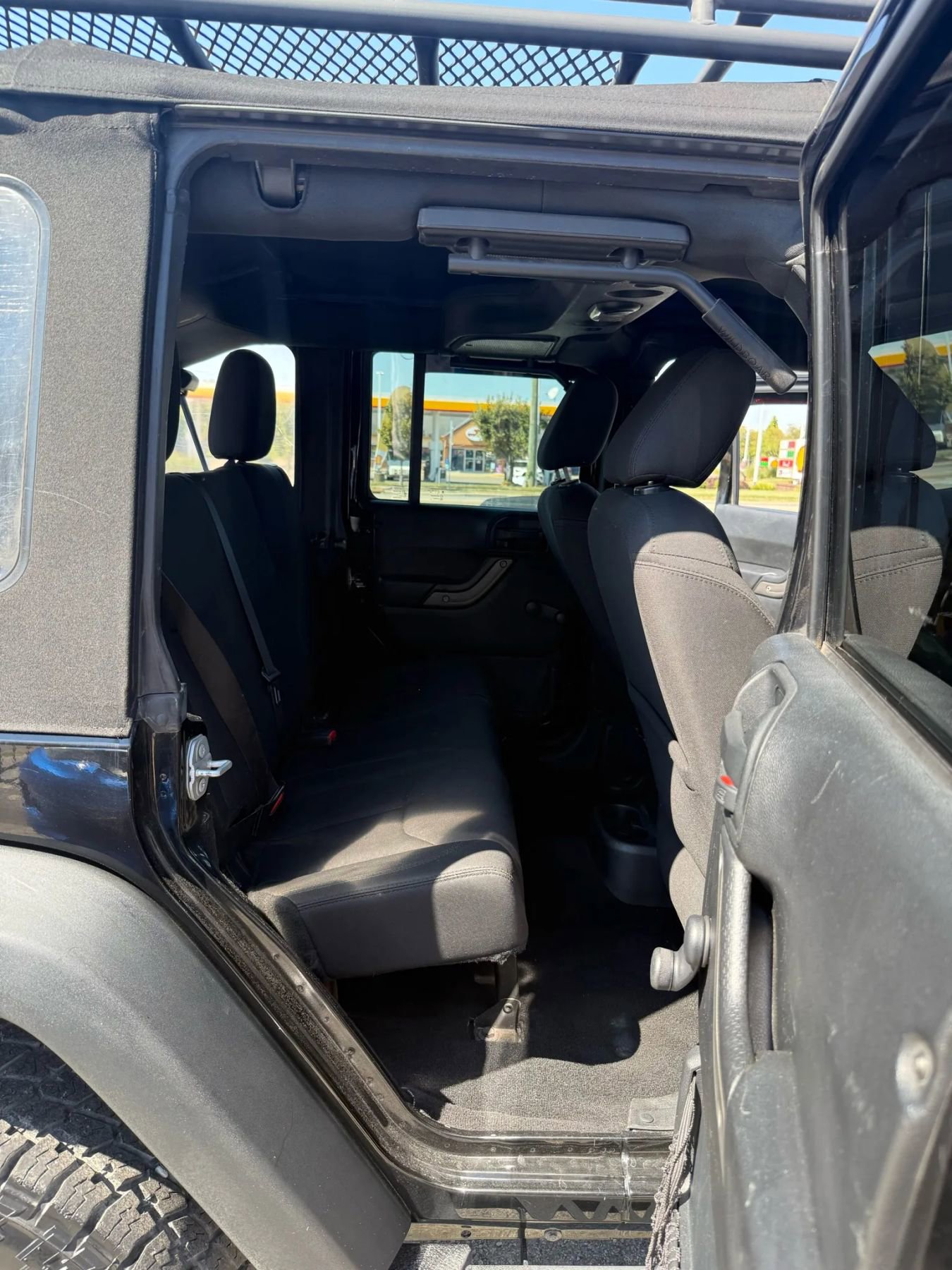 Used 2016 Jeep Wrangler Unlimited Sport w/ Connectivity Group image 19