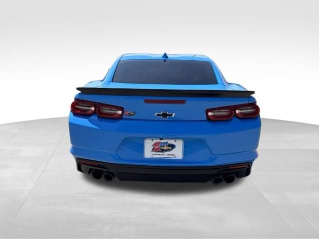 Used 2023 Chevrolet Camaro LT w/ Technology Package RWD image 4
