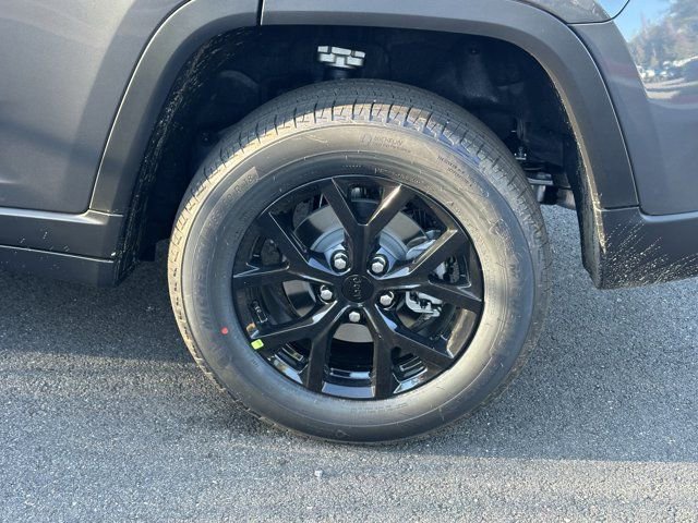 New 2025 Jeep Grand Cherokee Laredo image 18