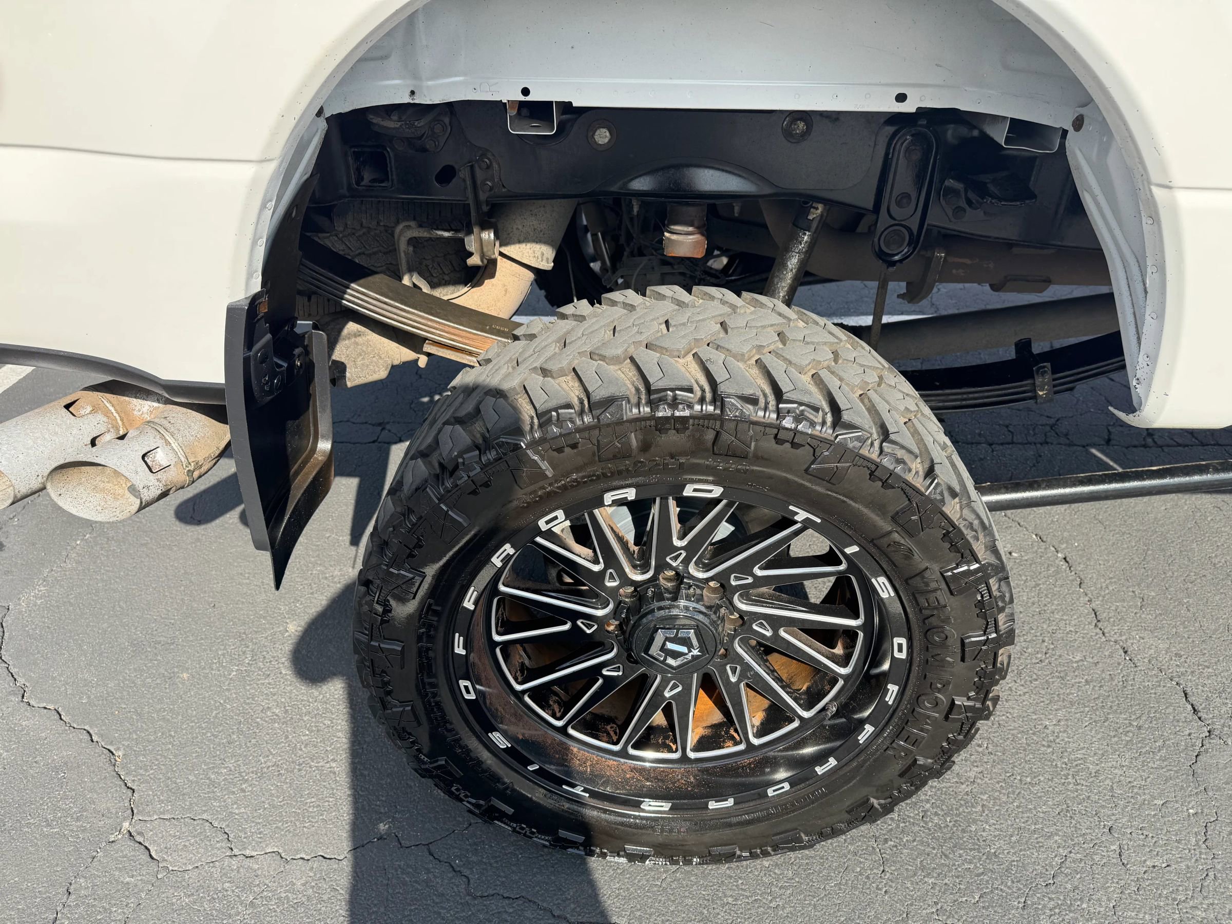 Used 2018 Ford F350 Lariat w/ Camper Package image 13