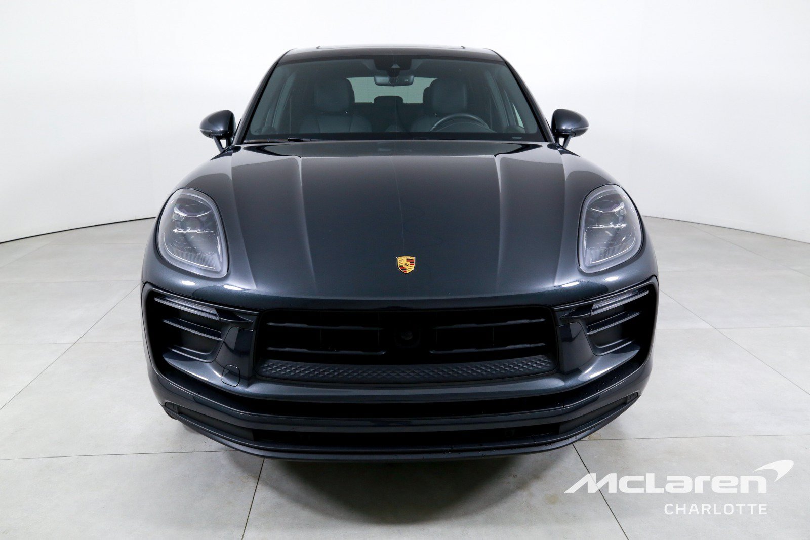 Used 2024 Porsche Macan AWD/4WD image 4