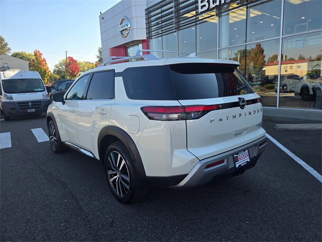 Used 2023 Nissan Pathfinder Platinum image 9