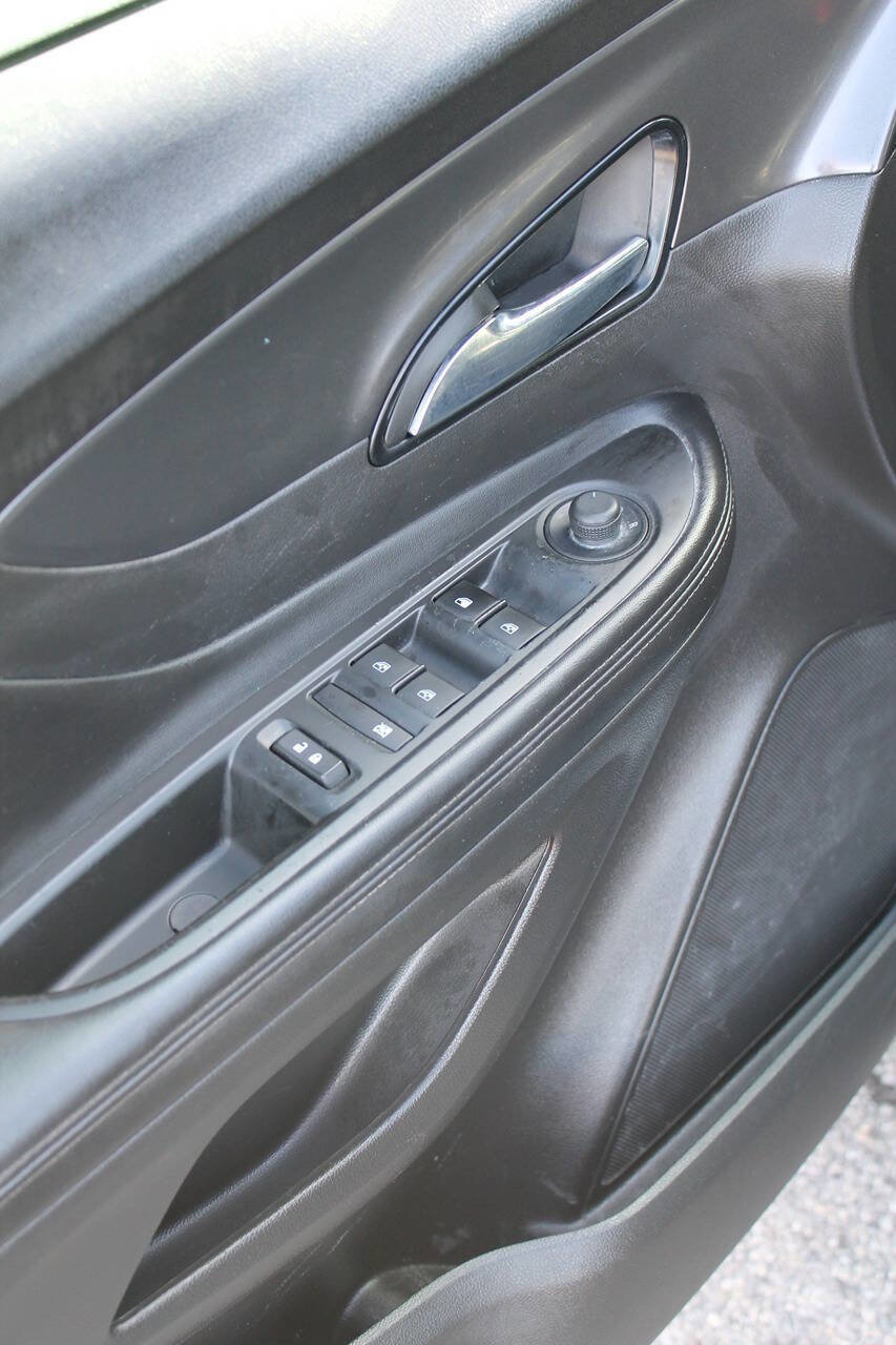 Used 2020 Buick Encore Essence image 10