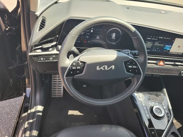 Used 2024 Kia Niro Wave w/ Wave Preserve Package FWD image 30