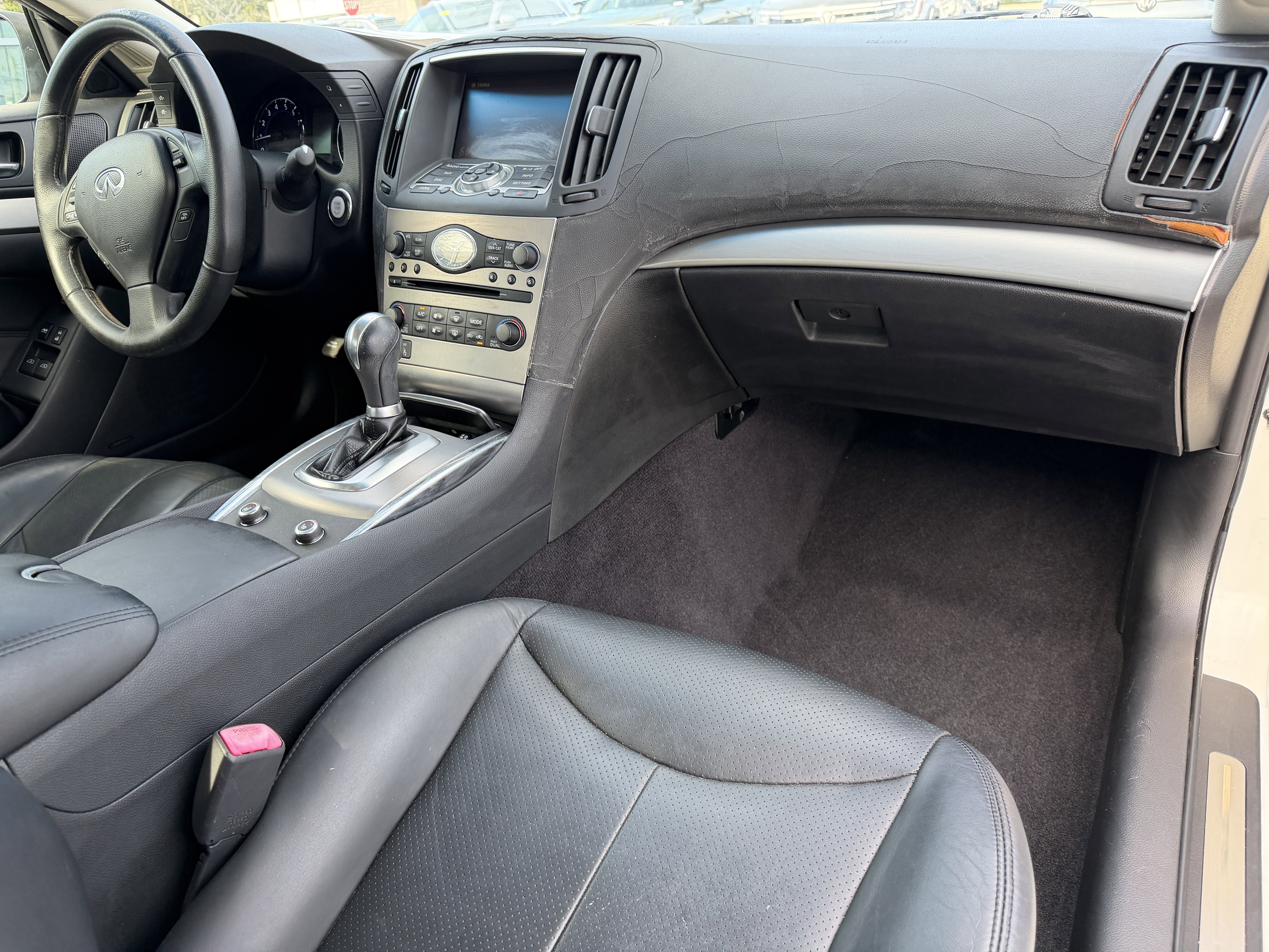 Used 2010 INFINITI G37 Journey w/ Premium Pkg image 11