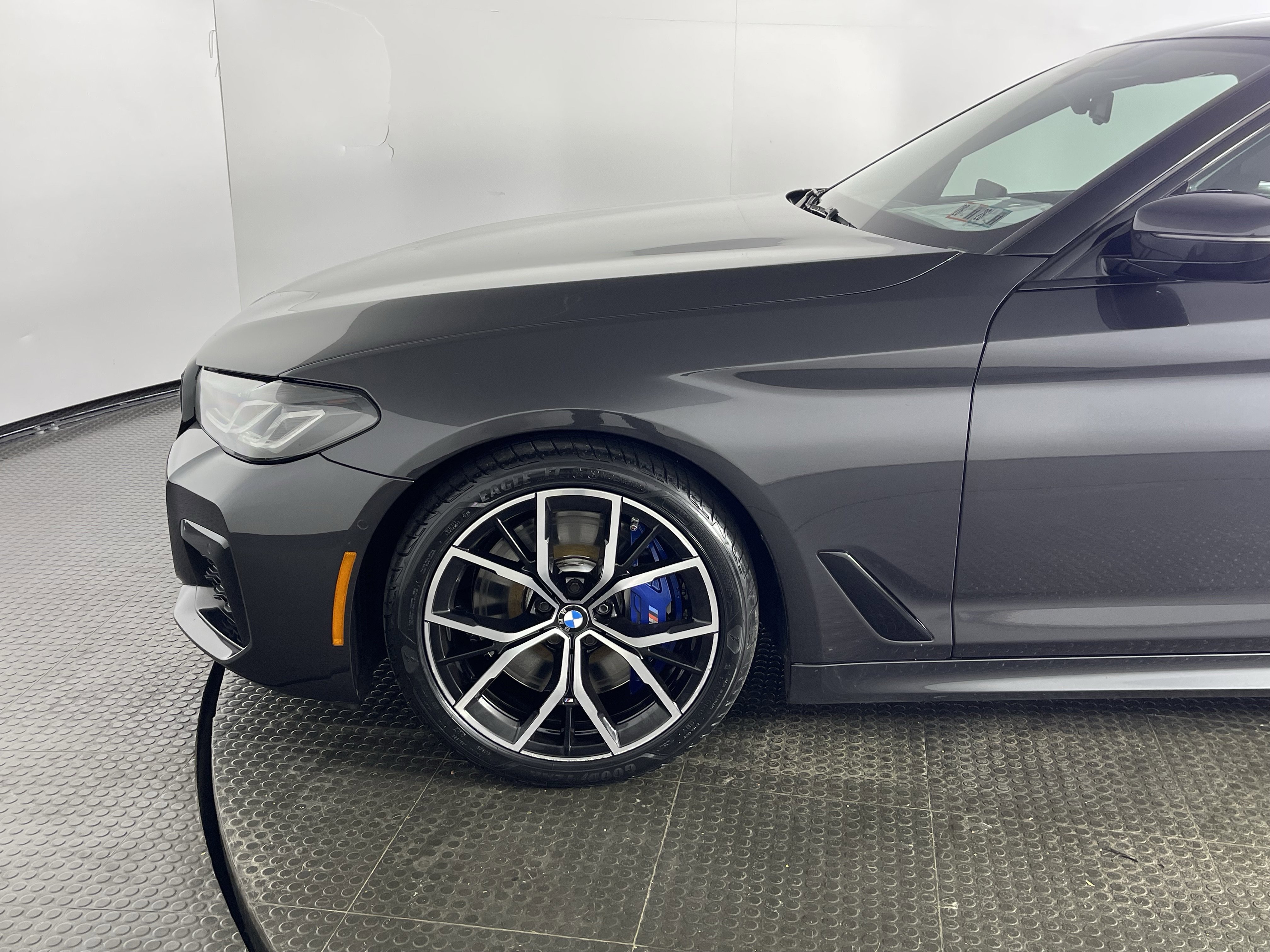 Certified 2022 BMW M550i xDrive w/ Dynamic Handling Package image 4