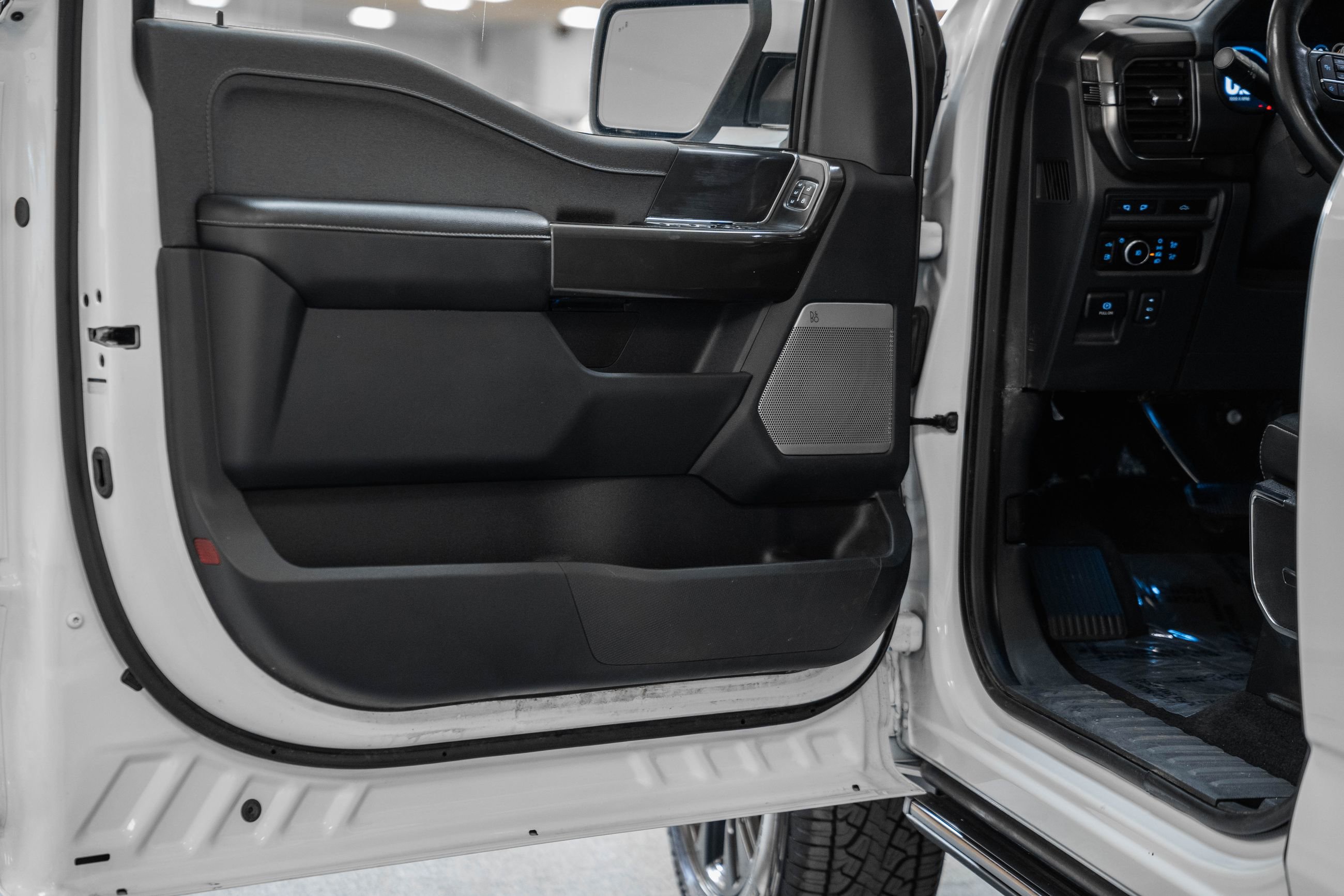 Certified 2023 Ford F150 Lariat w/ Equipment Group 502A High image 49