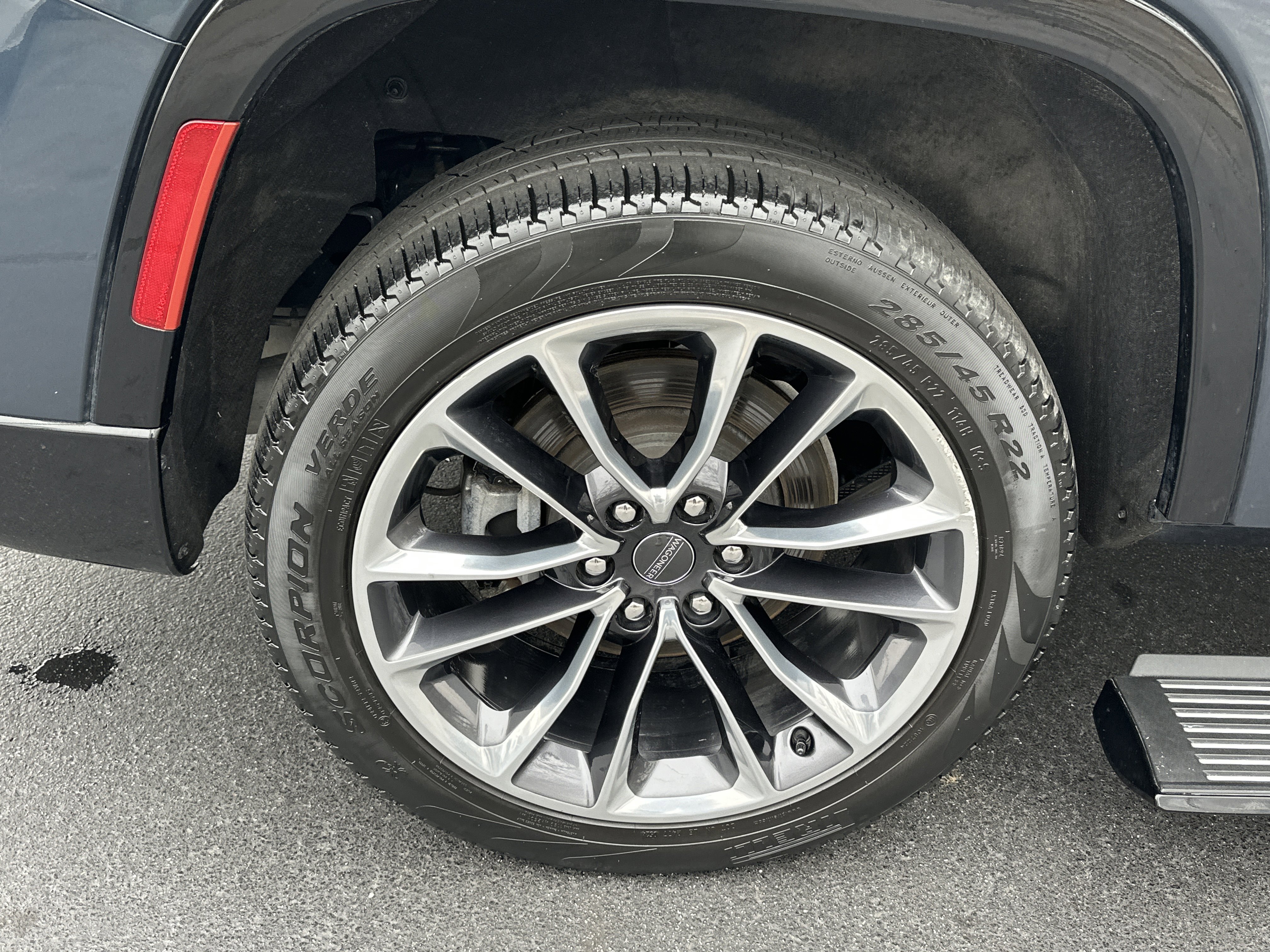 Used 2024 Jeep Wagoneer L Series III w/ Premium Group I image 21