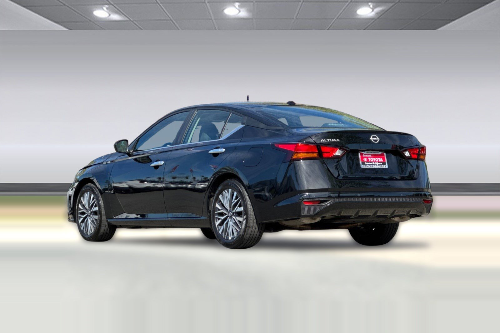 Used 2025 Nissan Altima 2.5 SV image 7