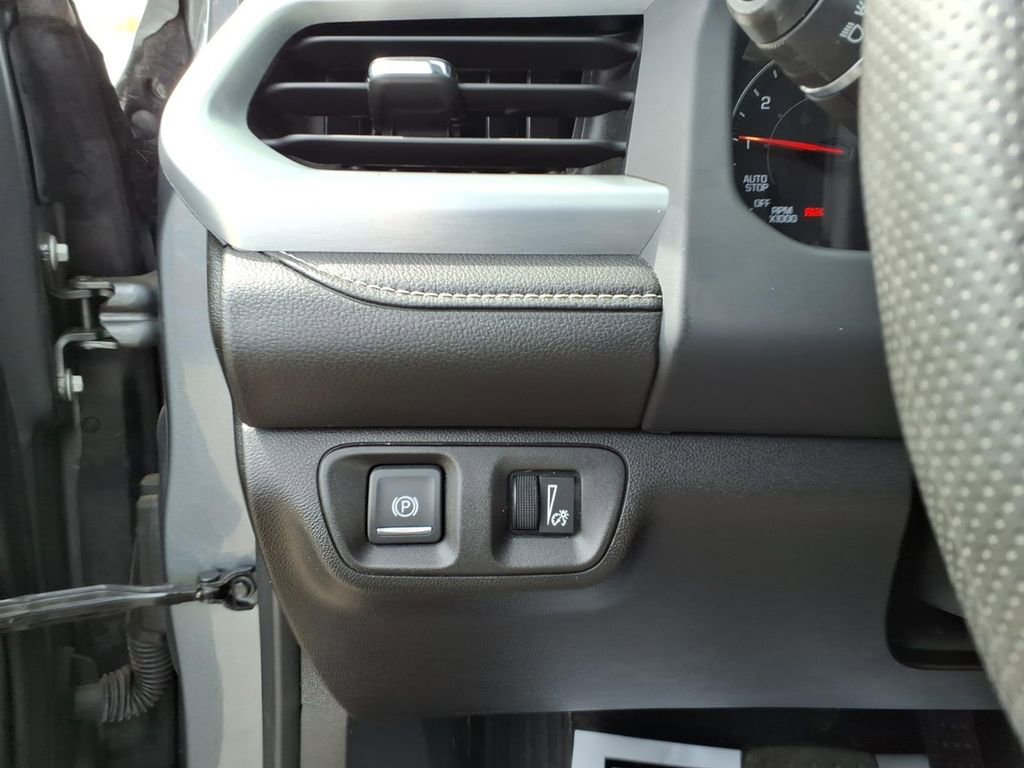 Used 2021 GMC Acadia SLE FWD image 15