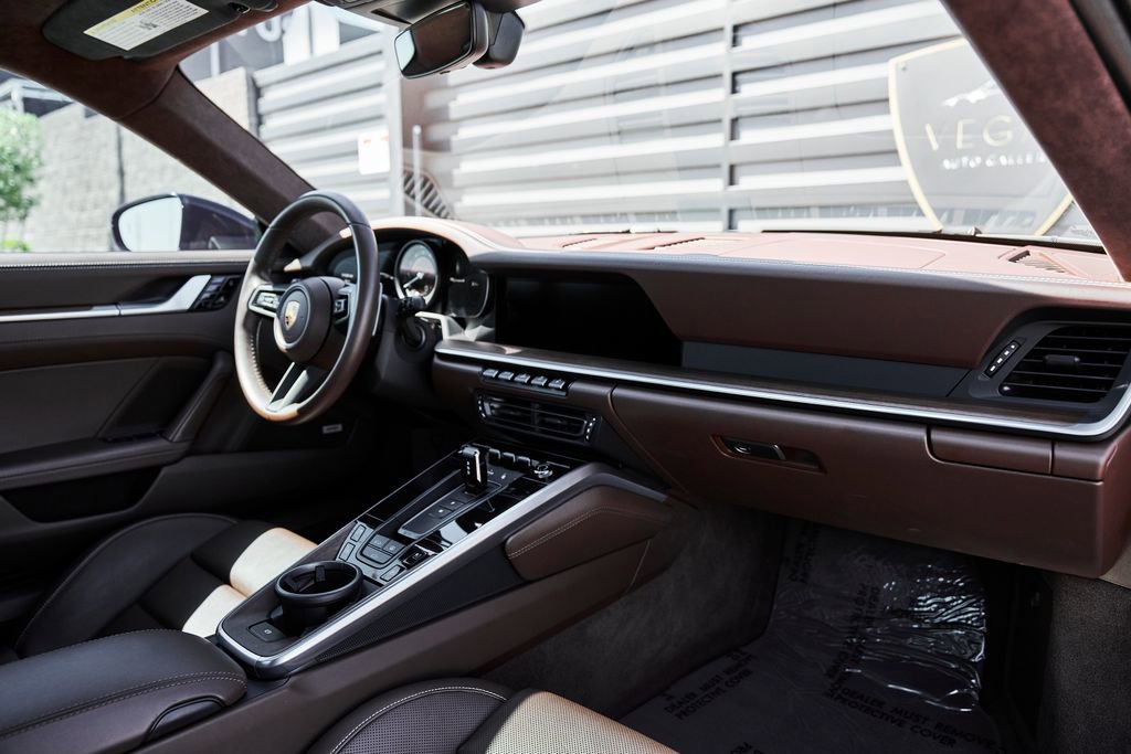 Used 2020 Porsche 911 Carrera 4S w/ Premium Package image 35