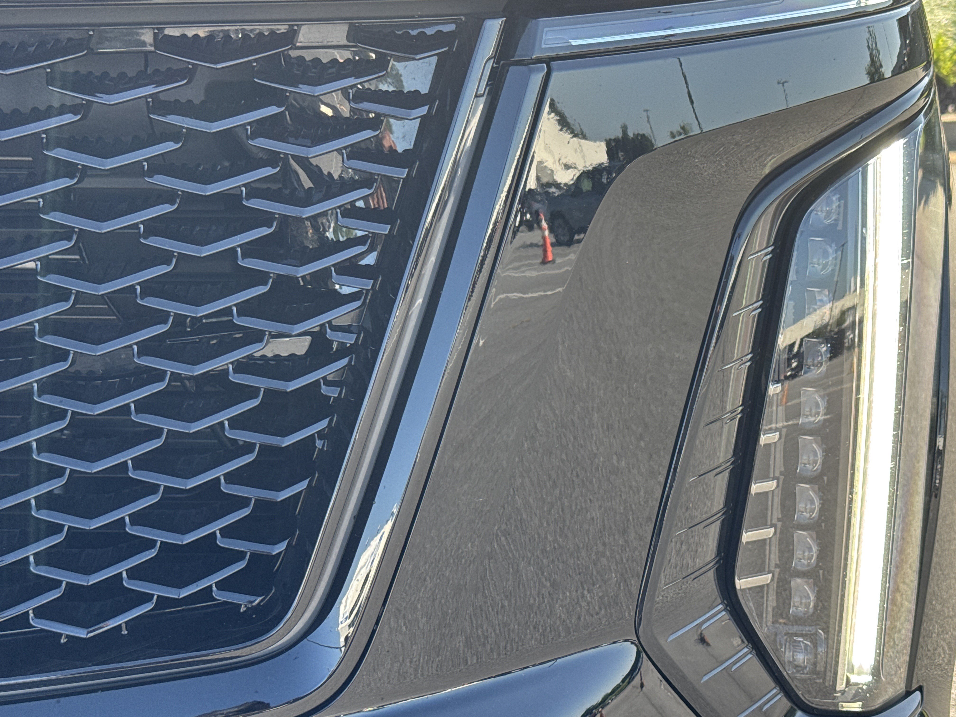 Used 2025 Cadillac Escalade V AWD/4WD image 6