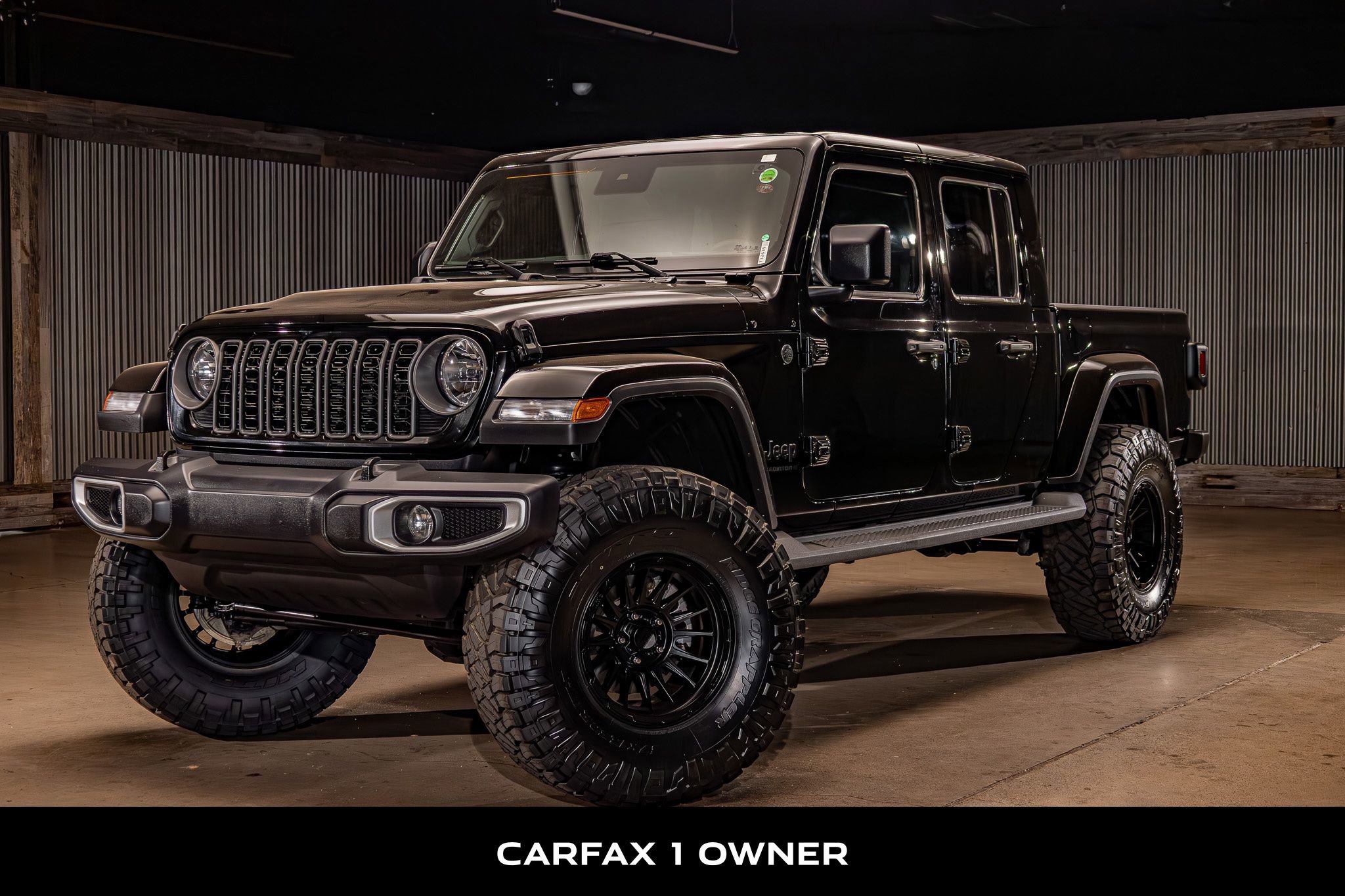 Used 2025 Jeep Gladiator Sport AWD/4WD image 5