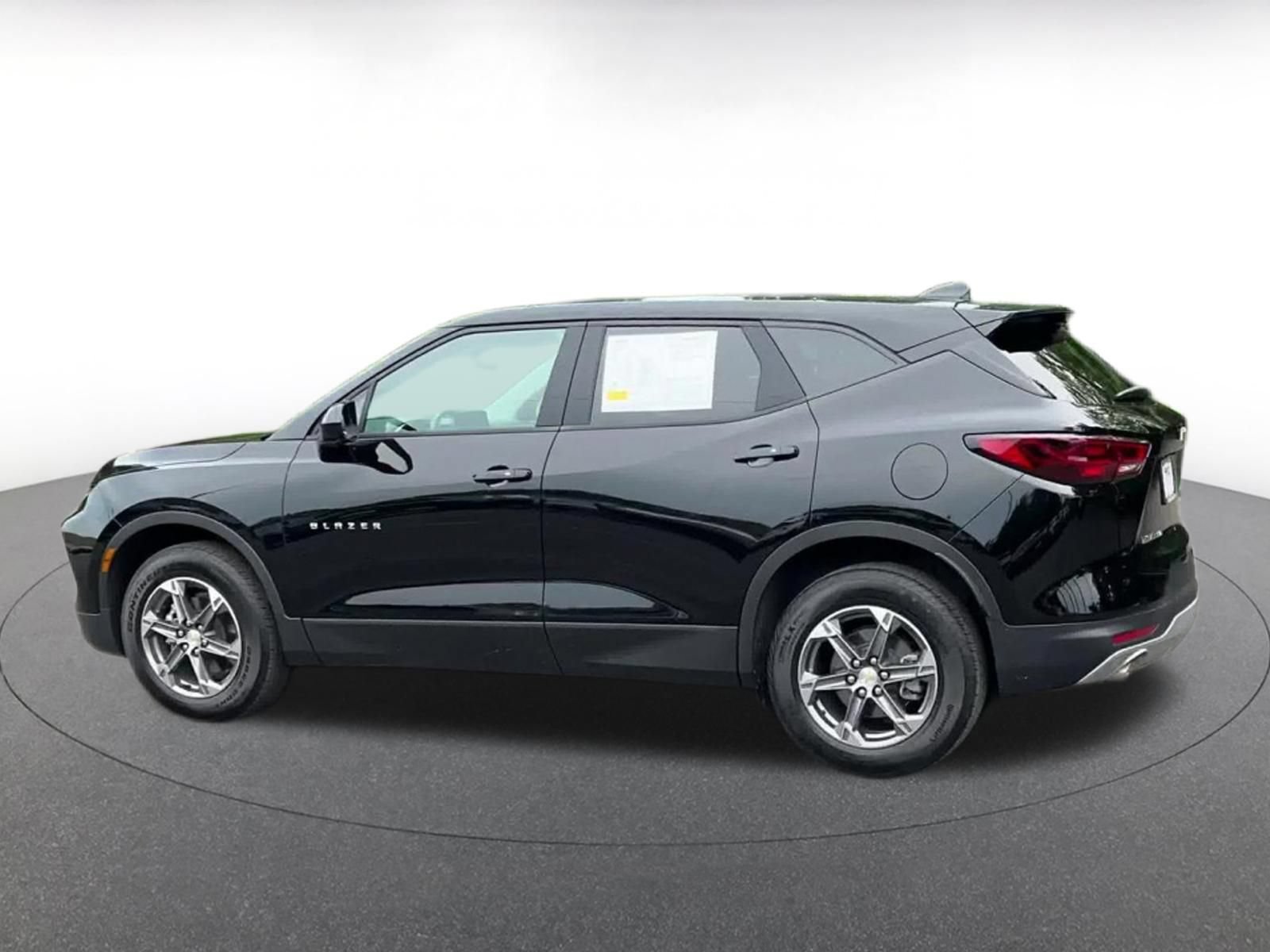 Used 2026 Chevrolet Blazer LT AWD/4WD image 9