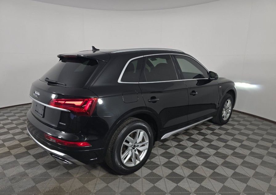 Used 2023 Audi Q5 2.0T Premium w/ Convenience Package AWD/4WD image 4