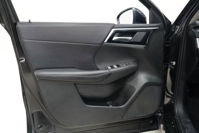 Used 2024 Mitsubishi Outlander SE image 17