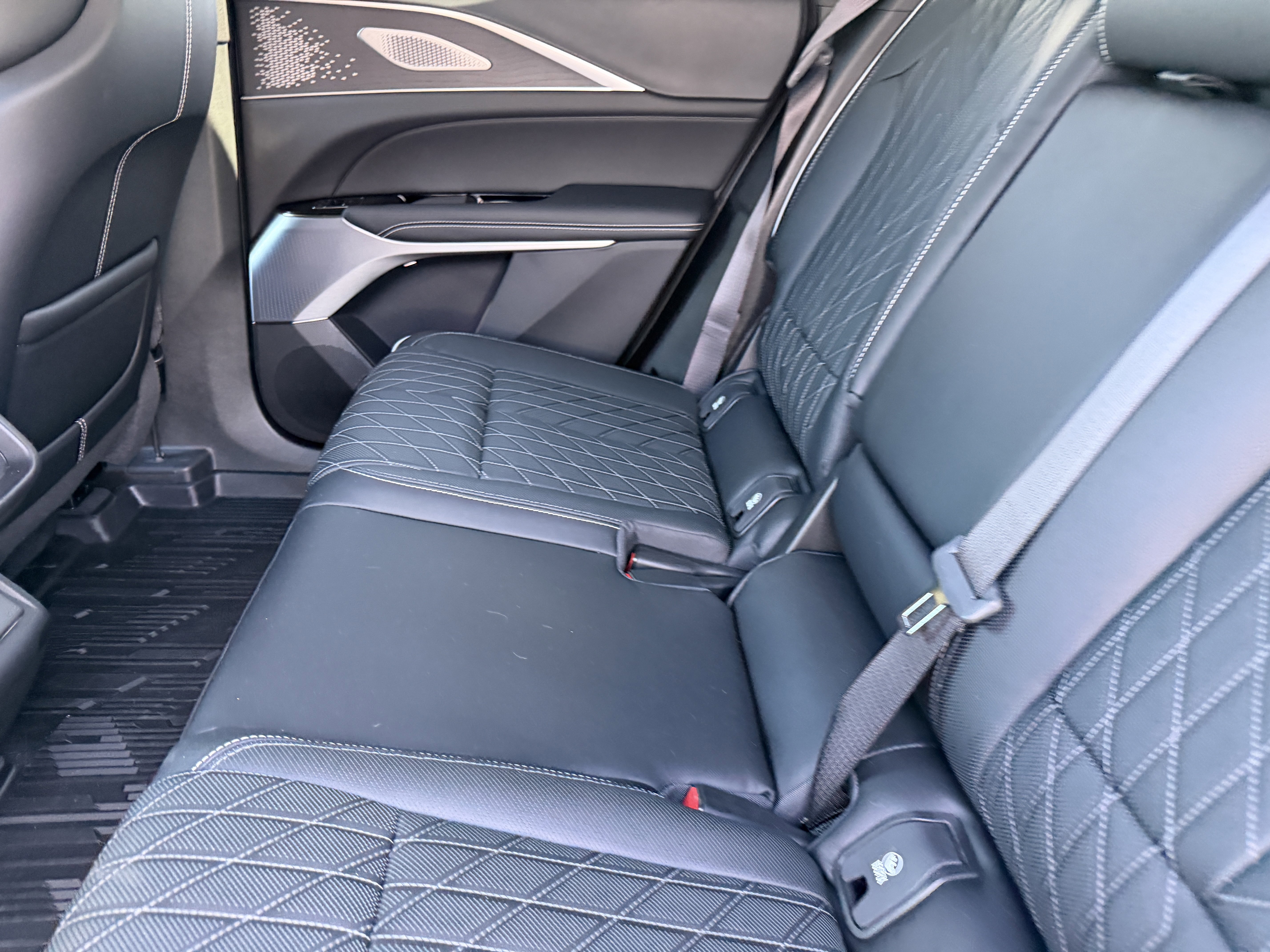 Certified 2026 Cadillac Lyriq V w/ Exterior Carbon Fiber Package image 17