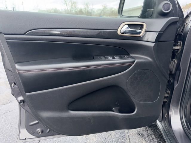 Used 2017 Jeep Grand Cherokee Laredo image 9