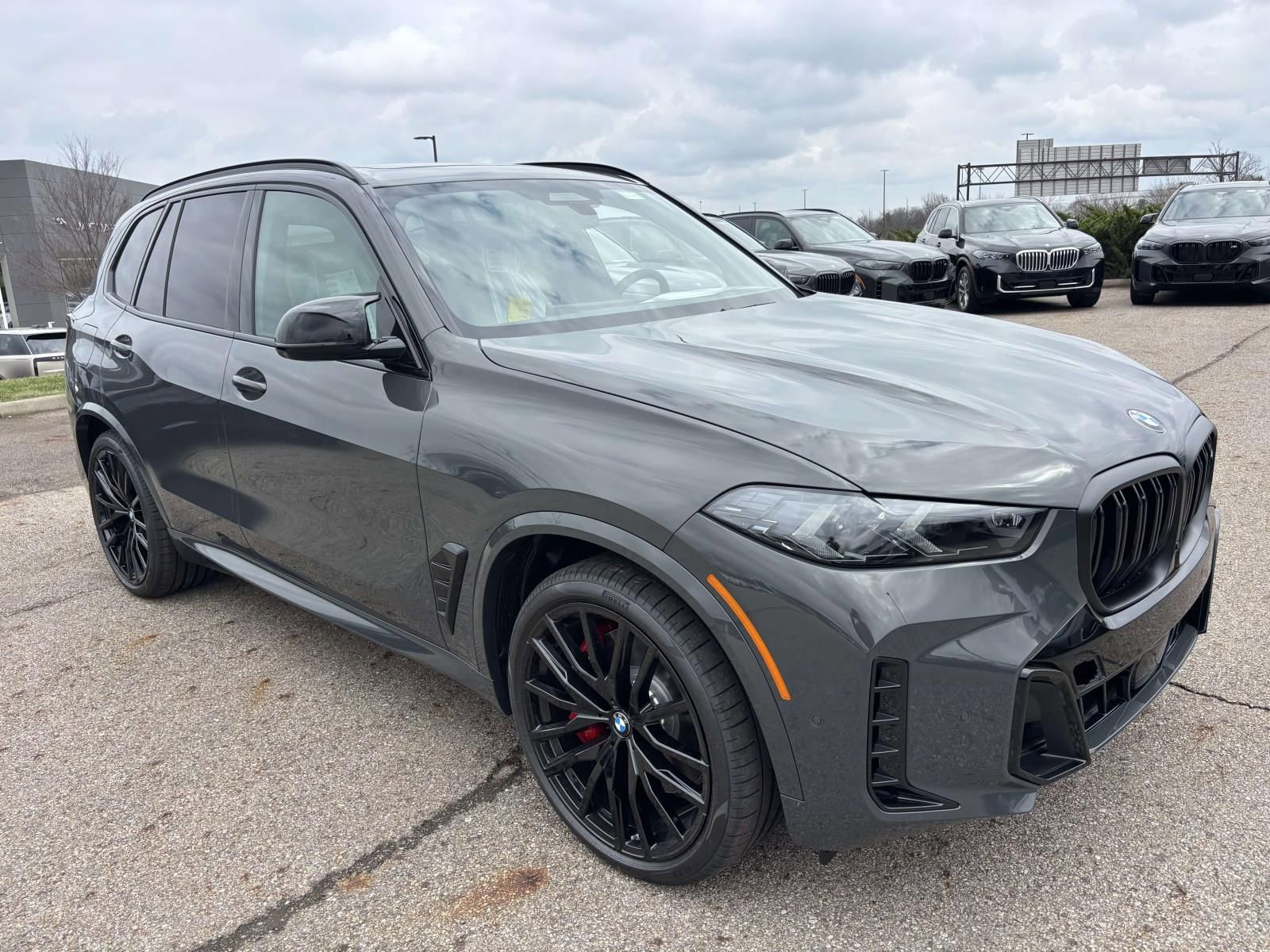 New 2026 BMW X5 M60i image 3