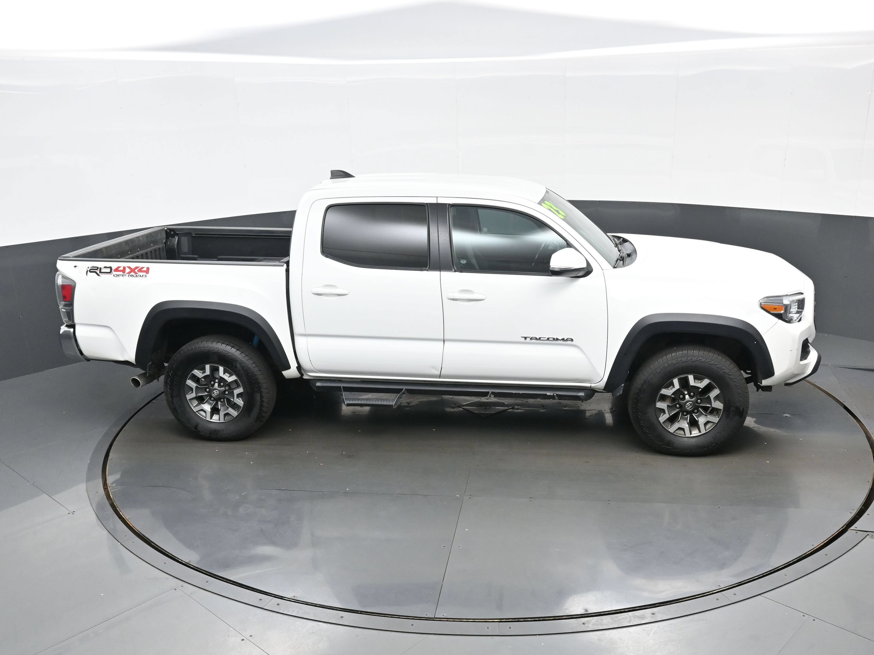 Used 2023 Toyota Tacoma TRD Off-Road AWD/4WD image 38