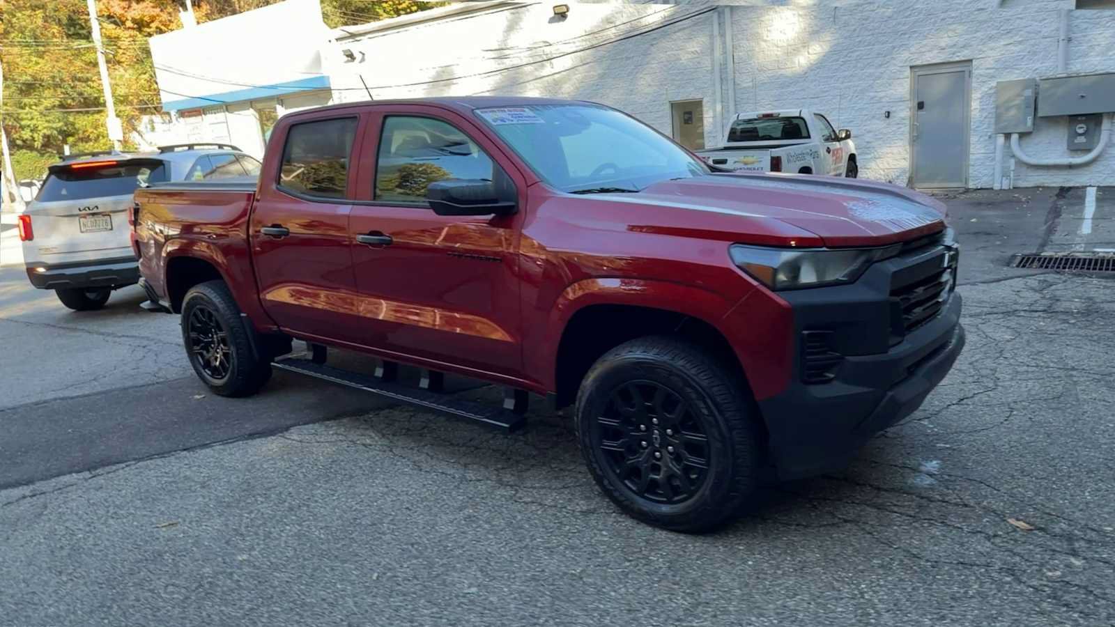 Used 2026 Chevrolet Colorado W/T AWD/4WD image 2