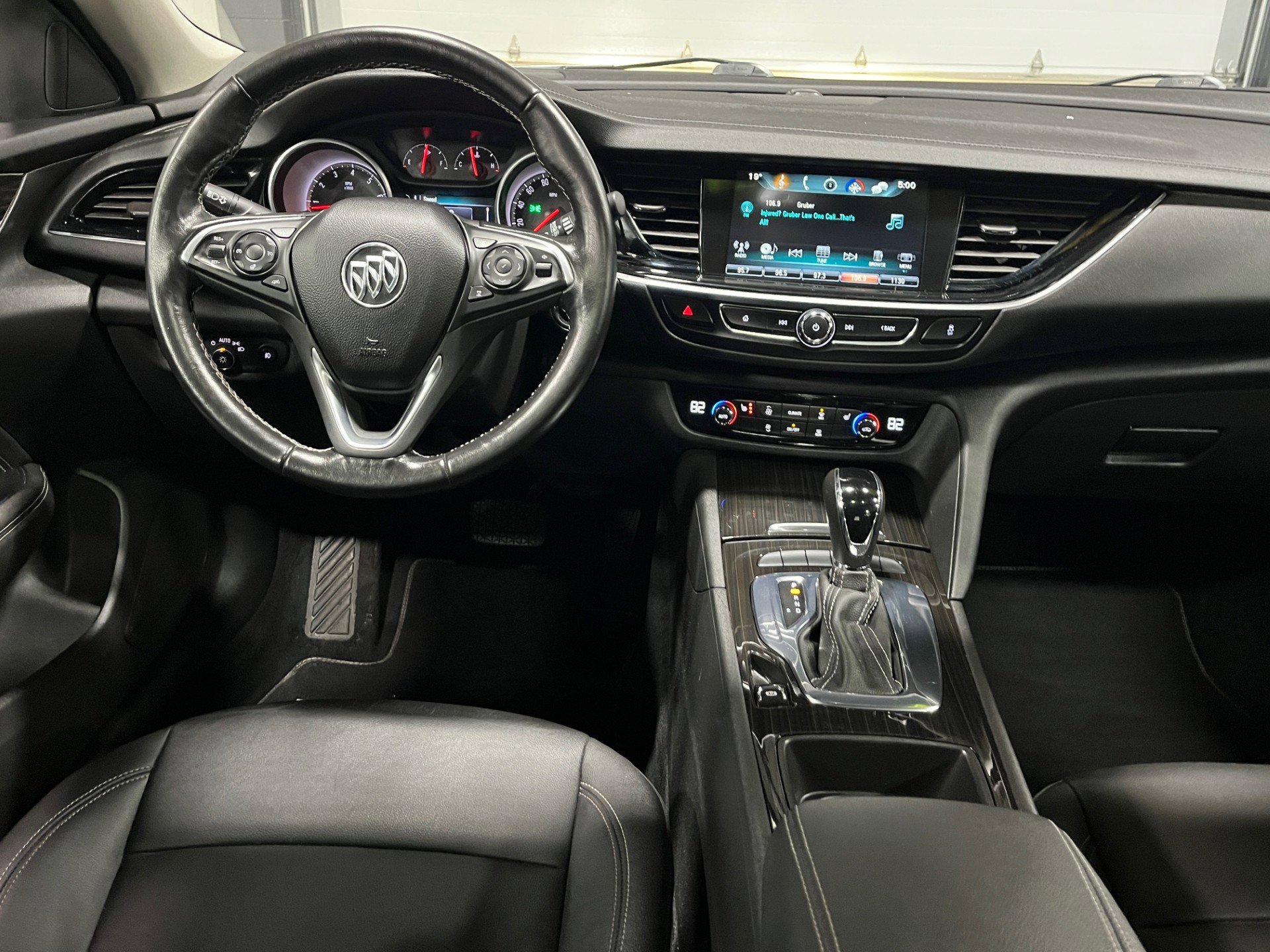Used 2018 Buick Regal Essence image 10