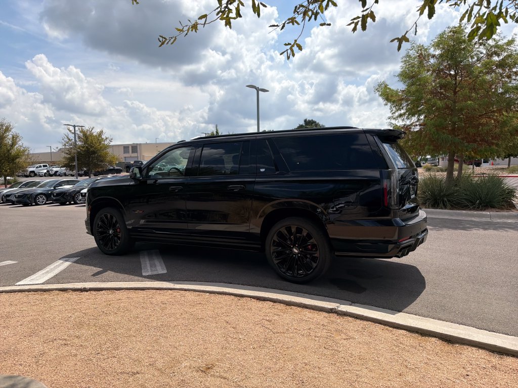 New 2026 Cadillac Escalade ESV V w/ LPO, ONYX Package AWD/4WD image 6
