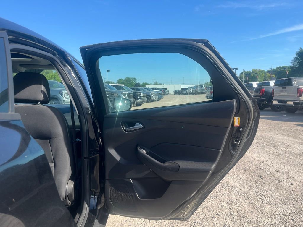 Used 2014 Ford Focus SE FWD image 30